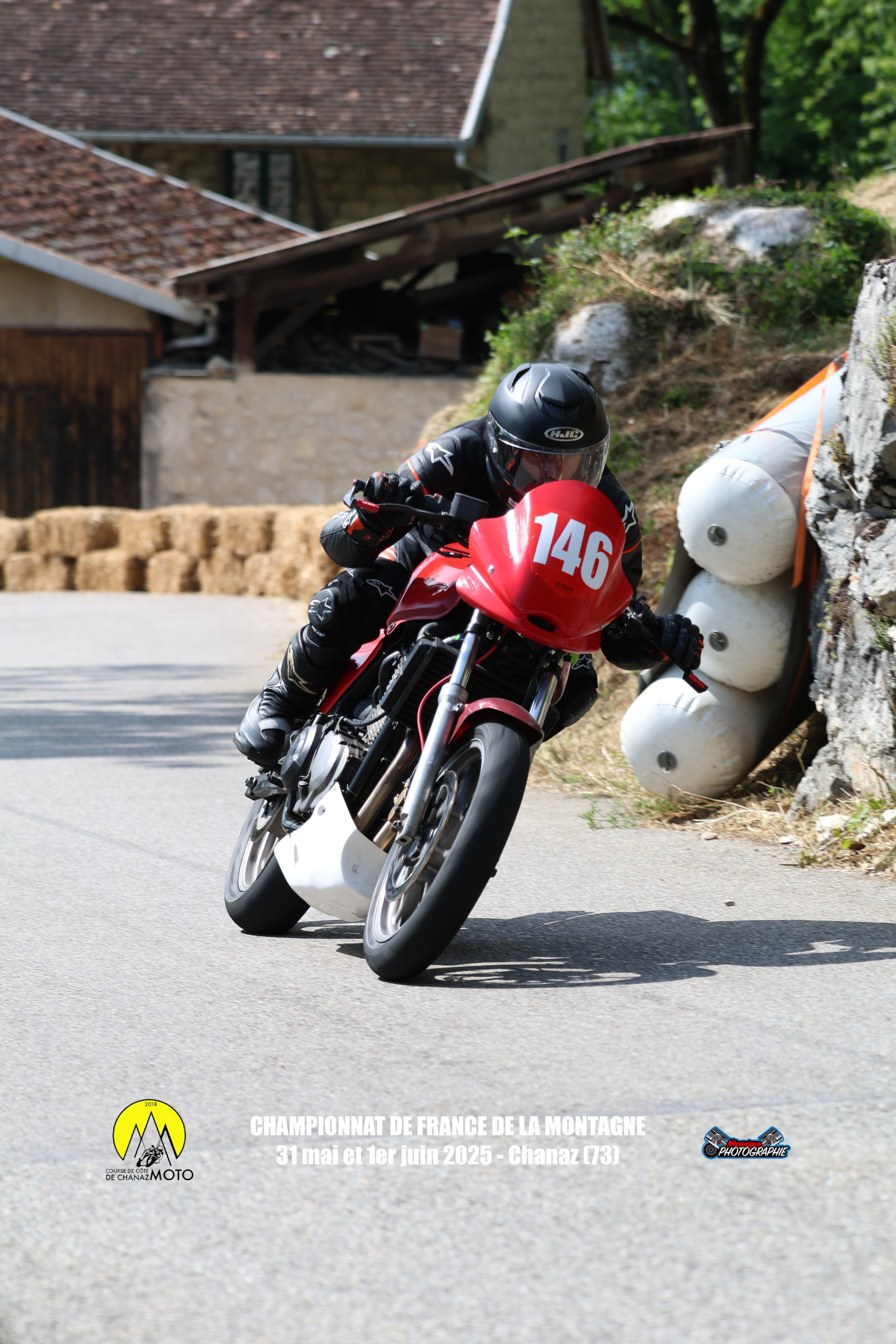 Moto au paddock après la course